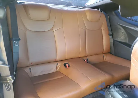 2016 Hyundai Genesis 3.8 Ultimate z USA, uszkodzony, nr VIN KMHHU6KJ2GU132871